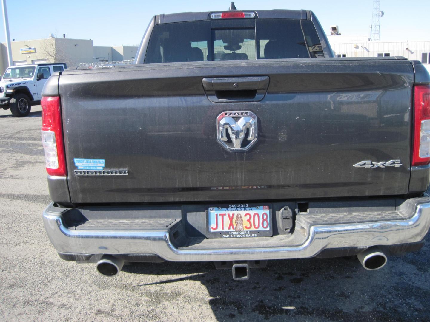 2021 gray /gray RAM 1500 Big Horn Crew Cab 4WD (1C6SRFFT3MN) with an 5.7L V8 engine, 8A transmission, located at 9530 Old Seward Highway, Anchorage, AK, 99515, (907) 349-3343, 61.134140, -149.865570 - Photo#3
